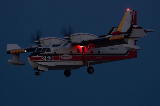 Canadair CL-415 SuperScooper (N385AC) - Returning back at Medford after fighting the Fir Mountain Fire near Hood River.