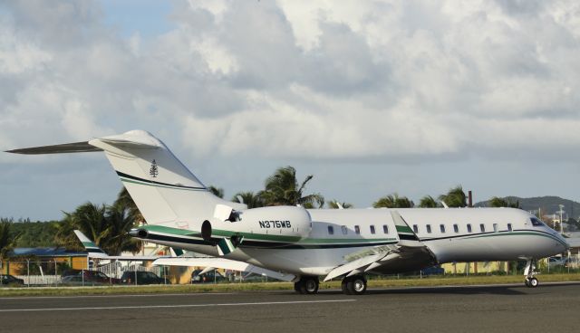 Bombardier Challenger 300 (N375WB)