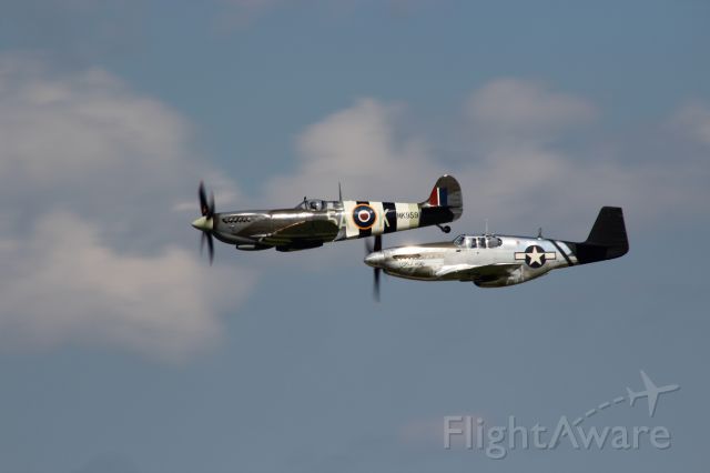 SUPERMARINE Spitfire (N959RT) - Flying in formation with P-51 Lopes Hope.