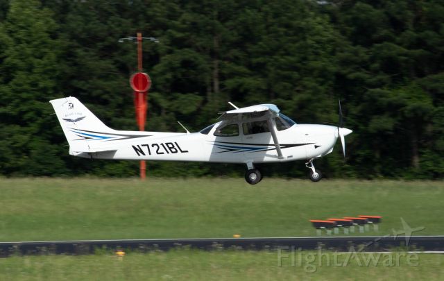 Cessna Skyhawk (N721BL)