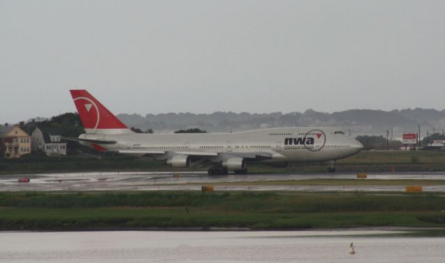 Boeing 747-400 (N663US)