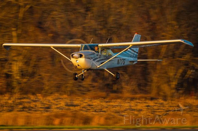 Cessna Skyhawk (N717G) - Fly Gateway Institute C172 landing at KLOM (Wings Field) during golden hour.