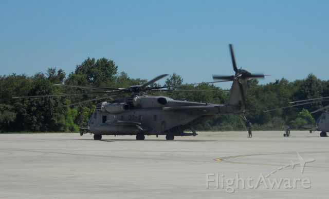 Sikorsky MH-53E Sea Dragon — - Spinning up - HMH-772