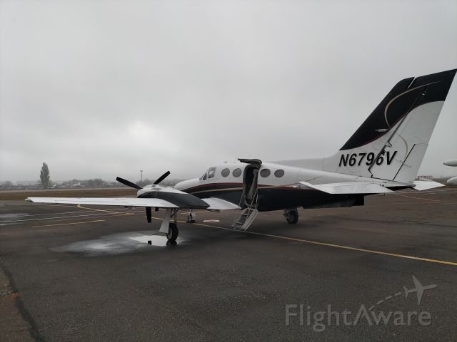 Cessna 421 (N6796V)
