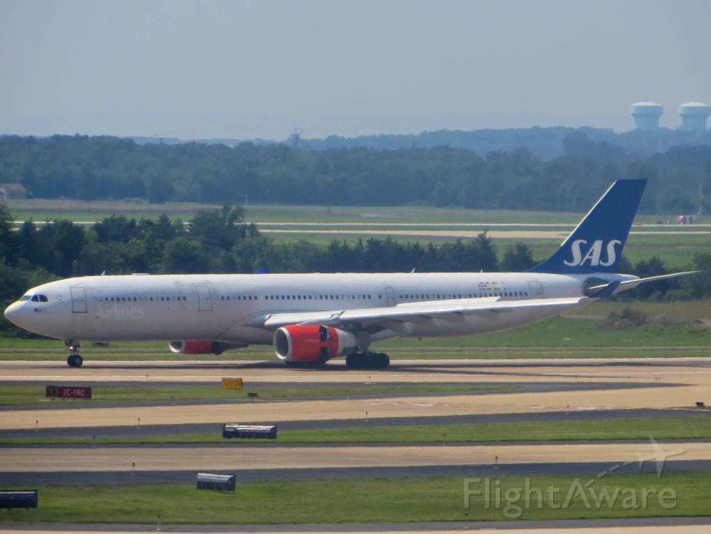 Airbus A330-200 (LN-RKH) - Scandinavian Air System (SAS) A330-300 7/20/13