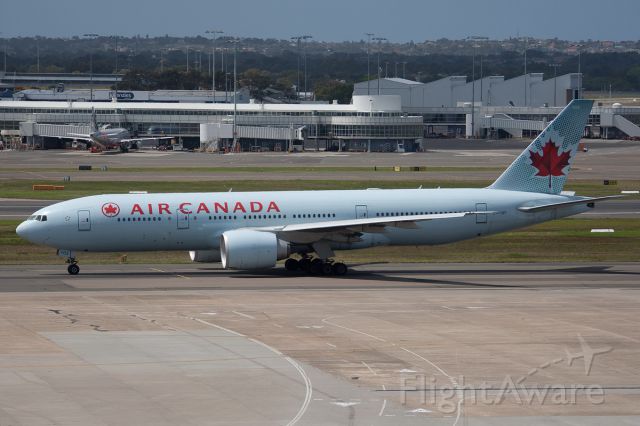 BOEING 777-200LR (C-FIUF) - on 8 October 2010