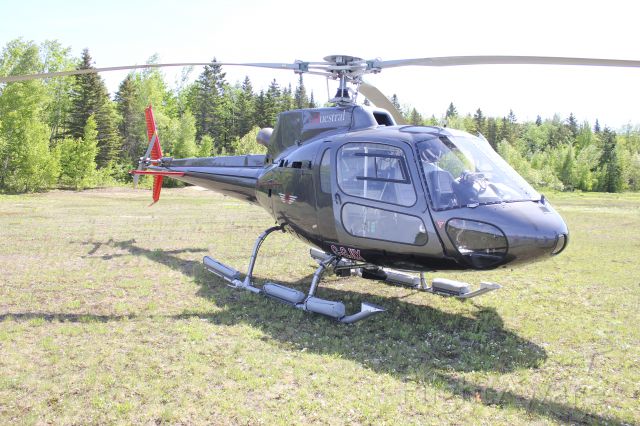 Eurocopter AS-350 AStar (C-GJIX) - C-GJIX Aerospatiale AS-350 Questral Helicopters RVA-Aéroport du lac à la Tortue QC. CSL3 08-06-2019.