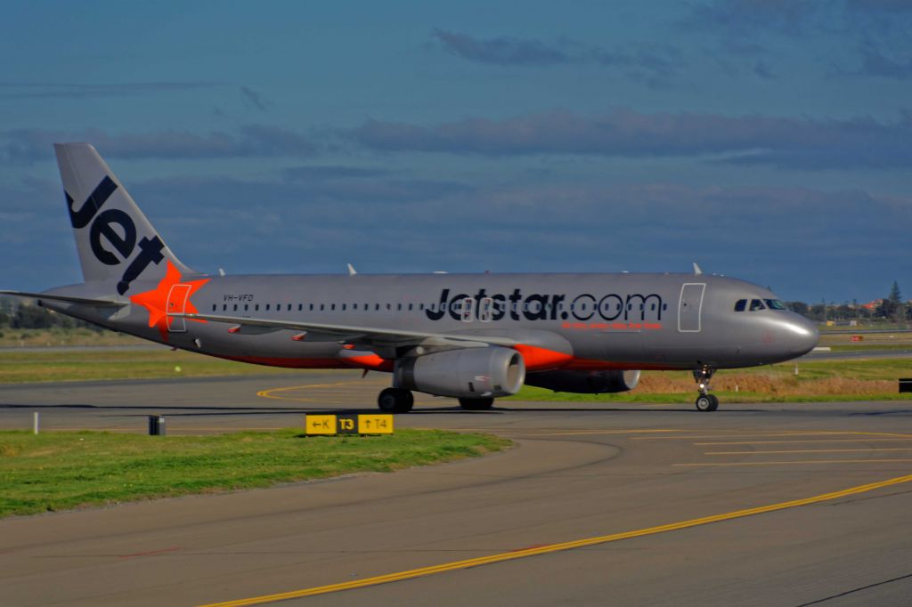 Airbus A320 (VH-VFD) - I was about to leave Adelaide