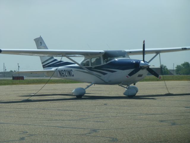 Cessna Skylane (N621MC)