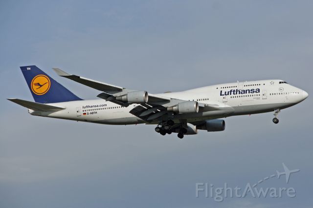 Boeing 747-400 (D-ABTH)