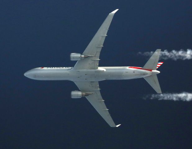 BOEING 767-300 (N349AN) - B763 American Airlines BCN-JFK 34 025 ft vertical cotes vendéennes le 7-02-2017