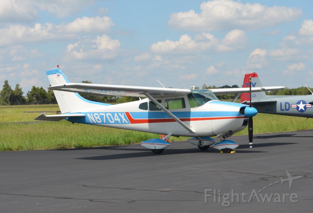 Cessna Skylane (N8704X)