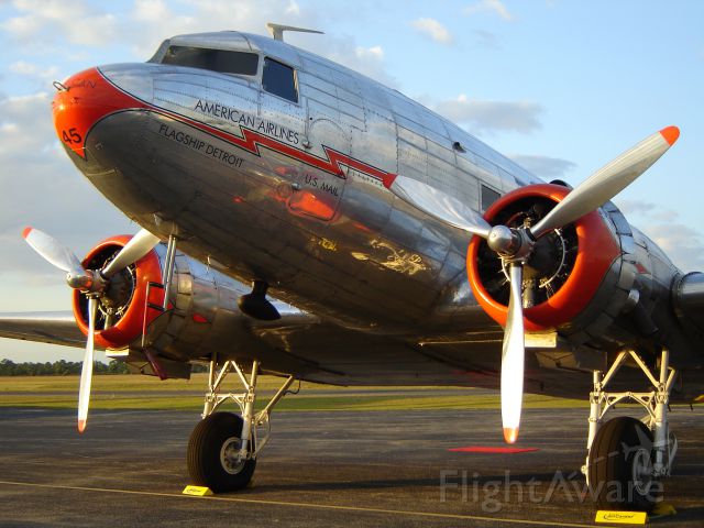 Douglas DC-3 — - American Airlines Flagship Detroit DC-3.