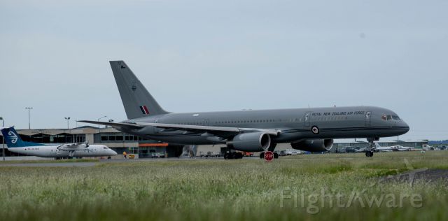 Boeing 757-200 (ANZ7572) - RNZAF 757 arrives in Invercargill for Exercises with other forces In Bluff. Named Southern Katipo 2013, the three-week exercise will involve the defence forces of the United States, the United Kingdom, Australia, Canada, France, Malaysia, Papua New Guinea, Singapore, Tonga and New Zealand.