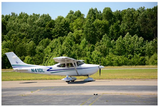 Cessna Skylane (N41DL) - JGG WILLIAMSBURG VA