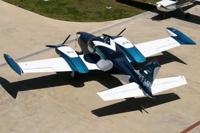 Cessna 310 (PT-LQY)