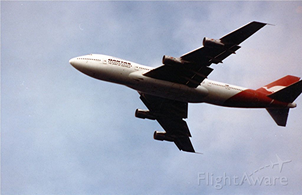 Boeing 747-200 —