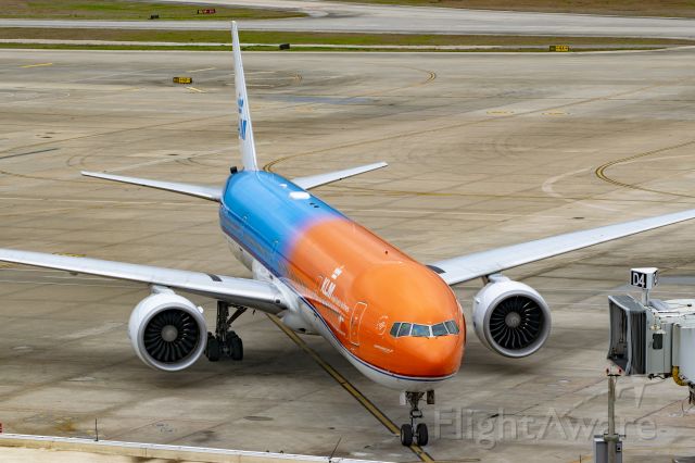 BOEING 777-300ER (PH-BVA) - KLM Orange Pride pulling into gate D4 at KIAH