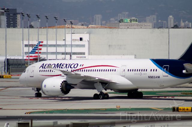 Boeing 787-8 (N965AM) - Coming in from MEX