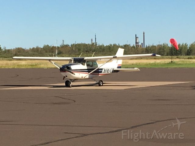 Cessna Skyhawk (N737DV) - At Superior Flying Services 9/19/16