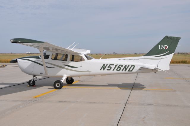 Cessna Skyhawk (N516ND)