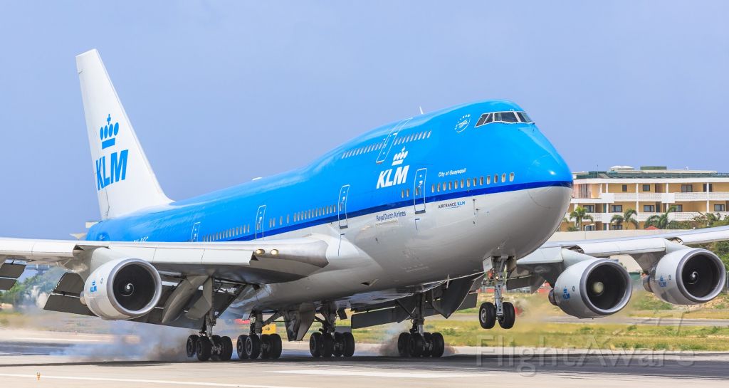 Boeing 747-400 (PH-BFG) - KLM- PH-BFG landing at TNCM St Maarten!!