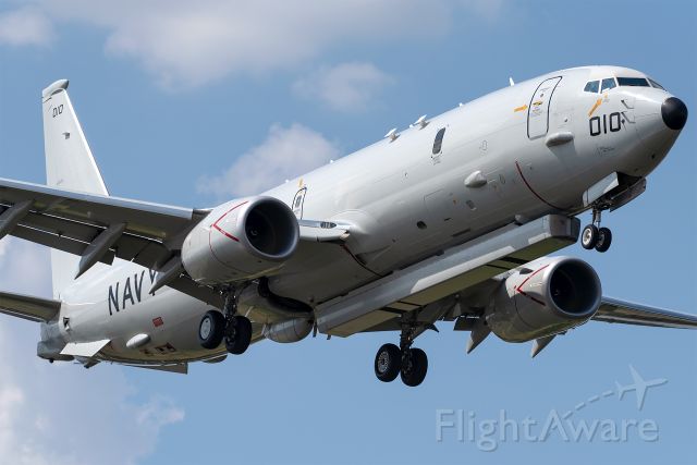 Boeing P-8 Poseidon (16-9010) - Here's a US Navy P-8A Poseidon approaching runway 13R at Dallas Love Field after a sortie over the Gulf of Mexico. Attached underneath the fuselage is a state-of-the-art Raytheon Advanced Airborne Sensor (AAS). The US Navy has a temporary base at Love Field in which P-3s and P-8s operate out of. Their mission is shrouded in secrecy, but it has been rumoured that they perform drug interdiction missions along the US-Mexico border.