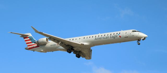 Canadair Regional Jet CRJ-900 (N580NN)