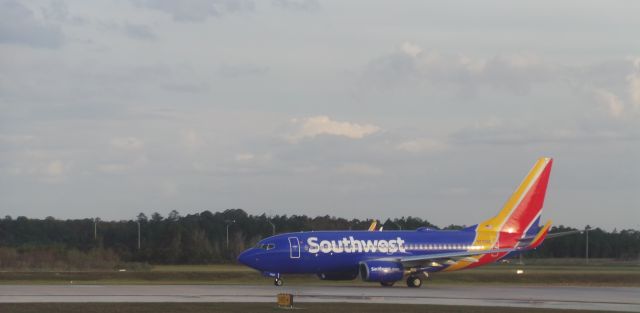 Boeing 737-700 (N7708E) - Southwest 4409 enroute from MCO to BNA with lovely Florida weather