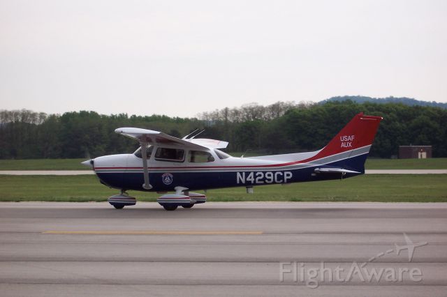 Cessna Skyhawk (N429CP) - My baby 429CP taxiing during SAR exercise in May 2005 hosted by La Crosse Composite Squadron of the Civil Air Patrol. This is before we had to take her wheel pants off - she looks much nicer this way.