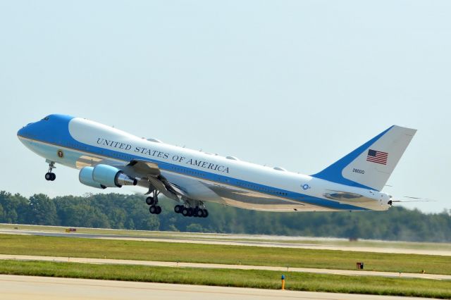 82-8000 — - Air Force 1 the call sign when the president is on board a modified 742 
