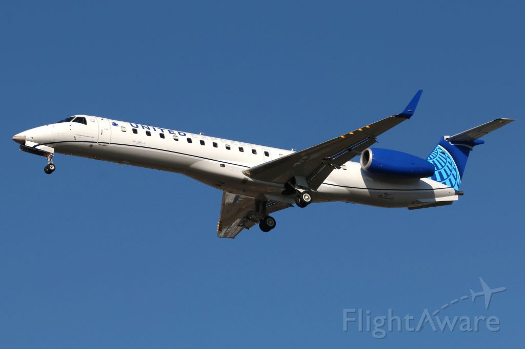 Embraer ERJ-145 (N16147) - new colors United Express E145XR