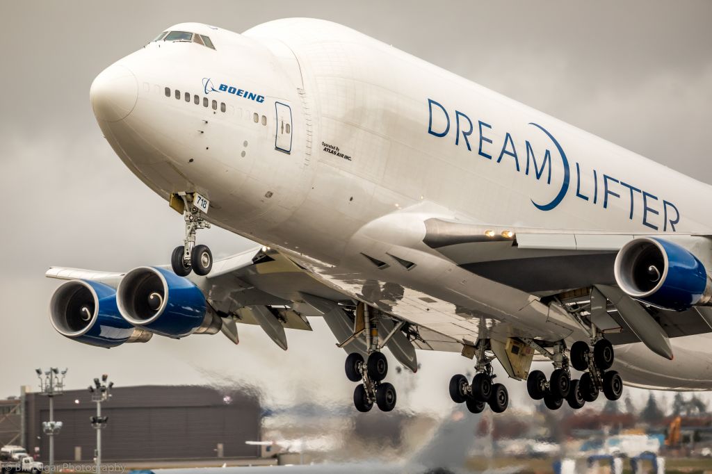 Boeing 747-200 (N718BA) - Boeing Dreamlifter outbound from KPAE ferrying parts for 787s