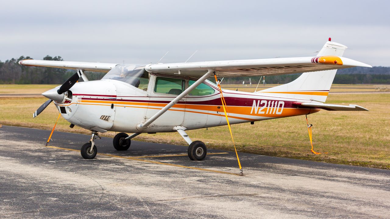 Cessna Skylane (N21110)