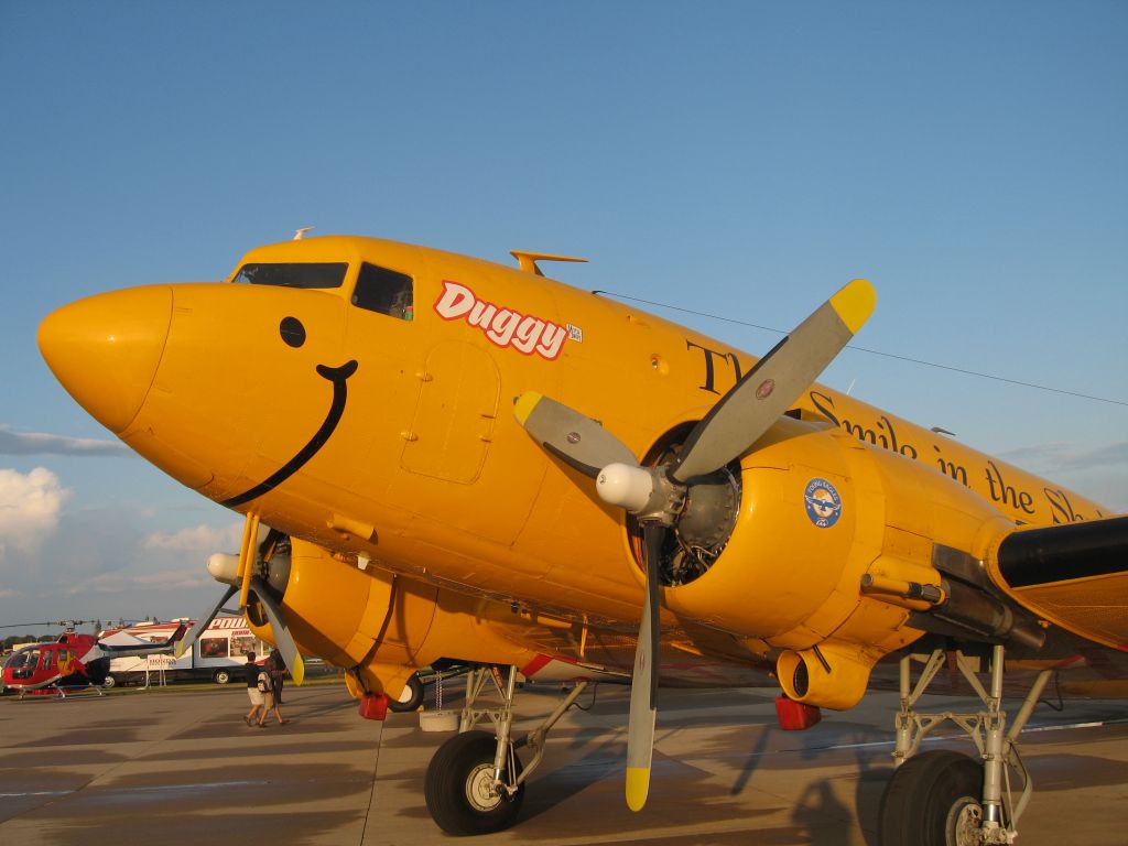 Douglas DC-3 (N1XP)
