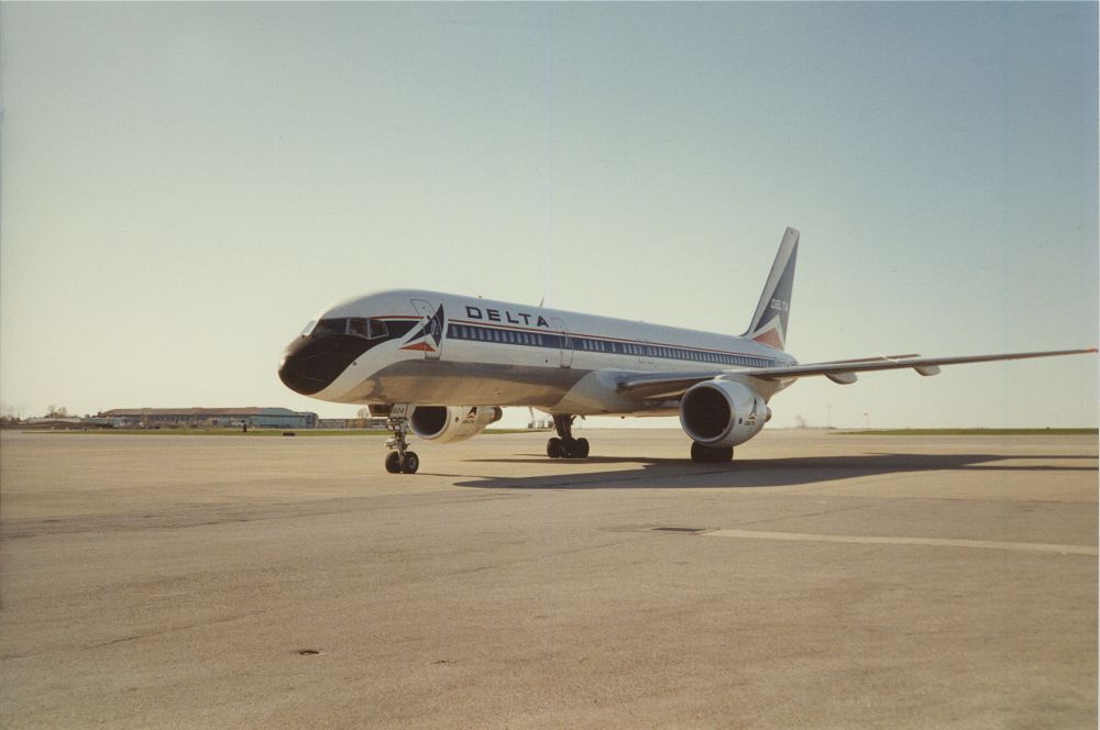 Boeing 757-200 (N604DL) - 1984 757-232 