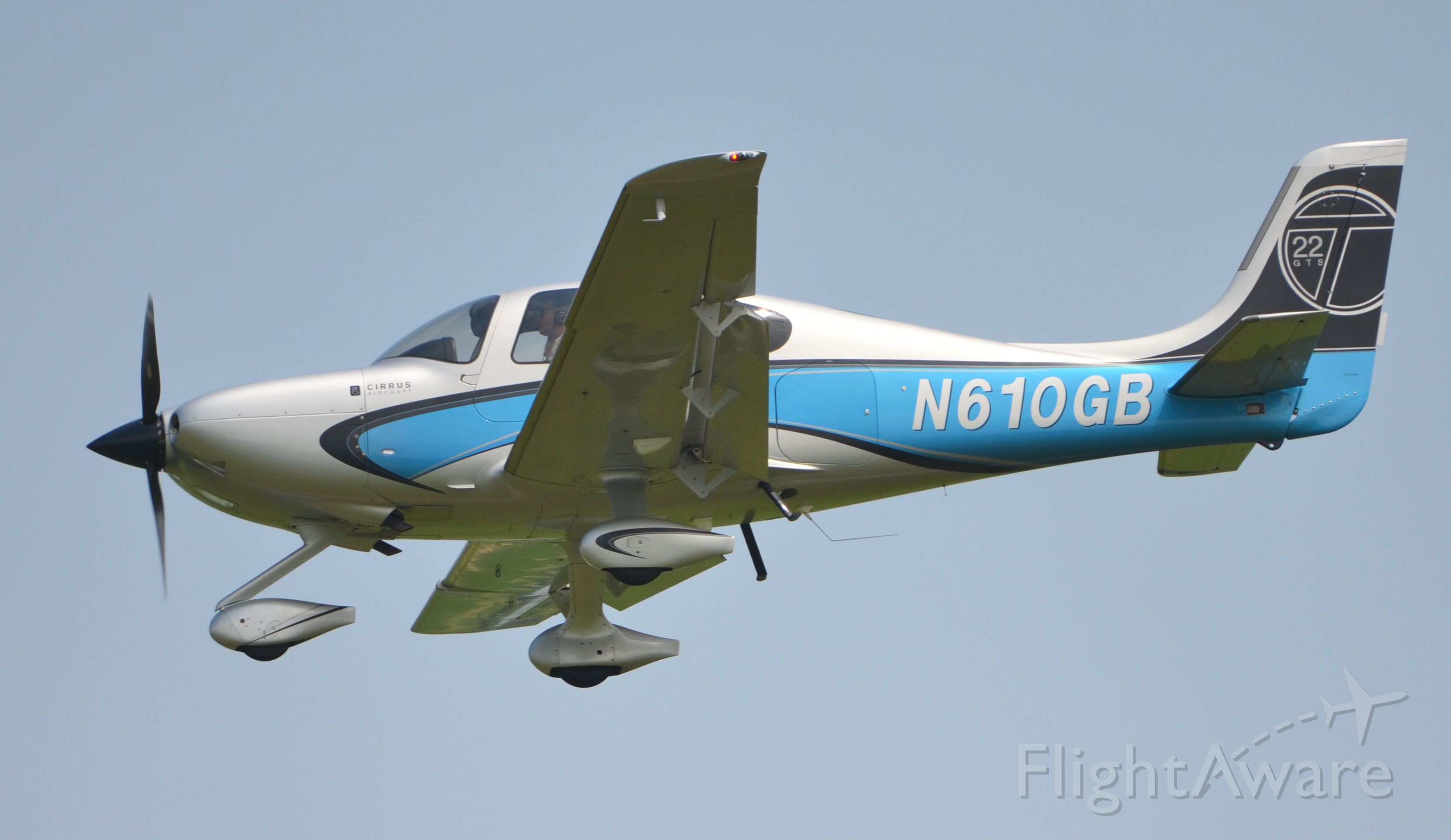 Cirrus SR-22 (N610GB) - Final approach to runway 36 at Airventure 2018 on Sunday.