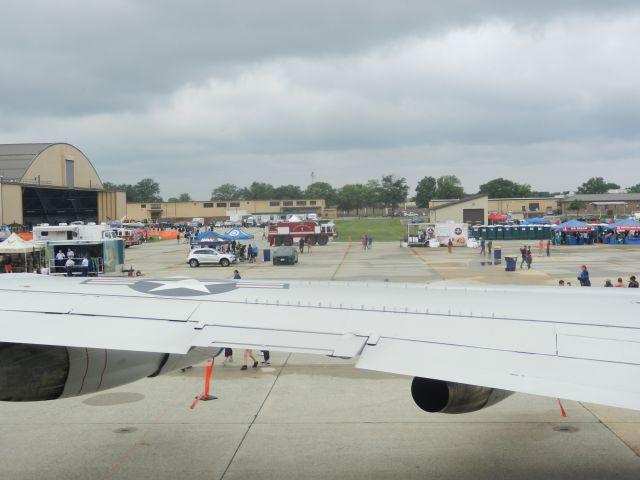 Boeing 707-300 (96-0042) - Boarding 960042, An E-8 JOINT STARS, At Andrews Airshow 2019 "Legends In Flight" Nice View Of Those Pratt & Whitney JT8D-219s!