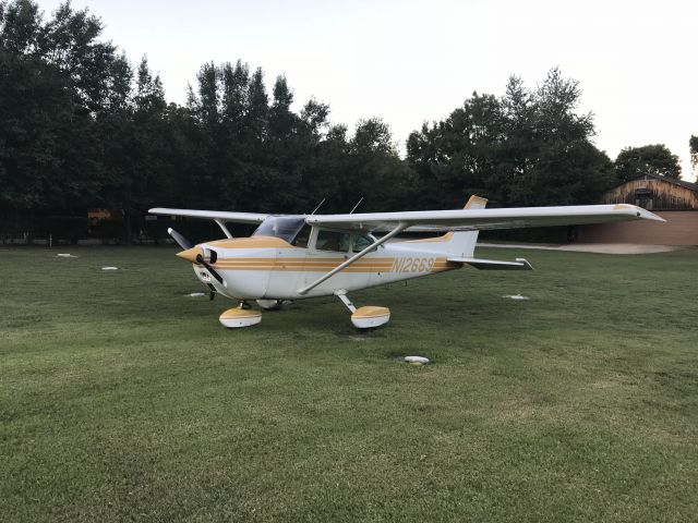 Cessna Skyhawk (N12669)
