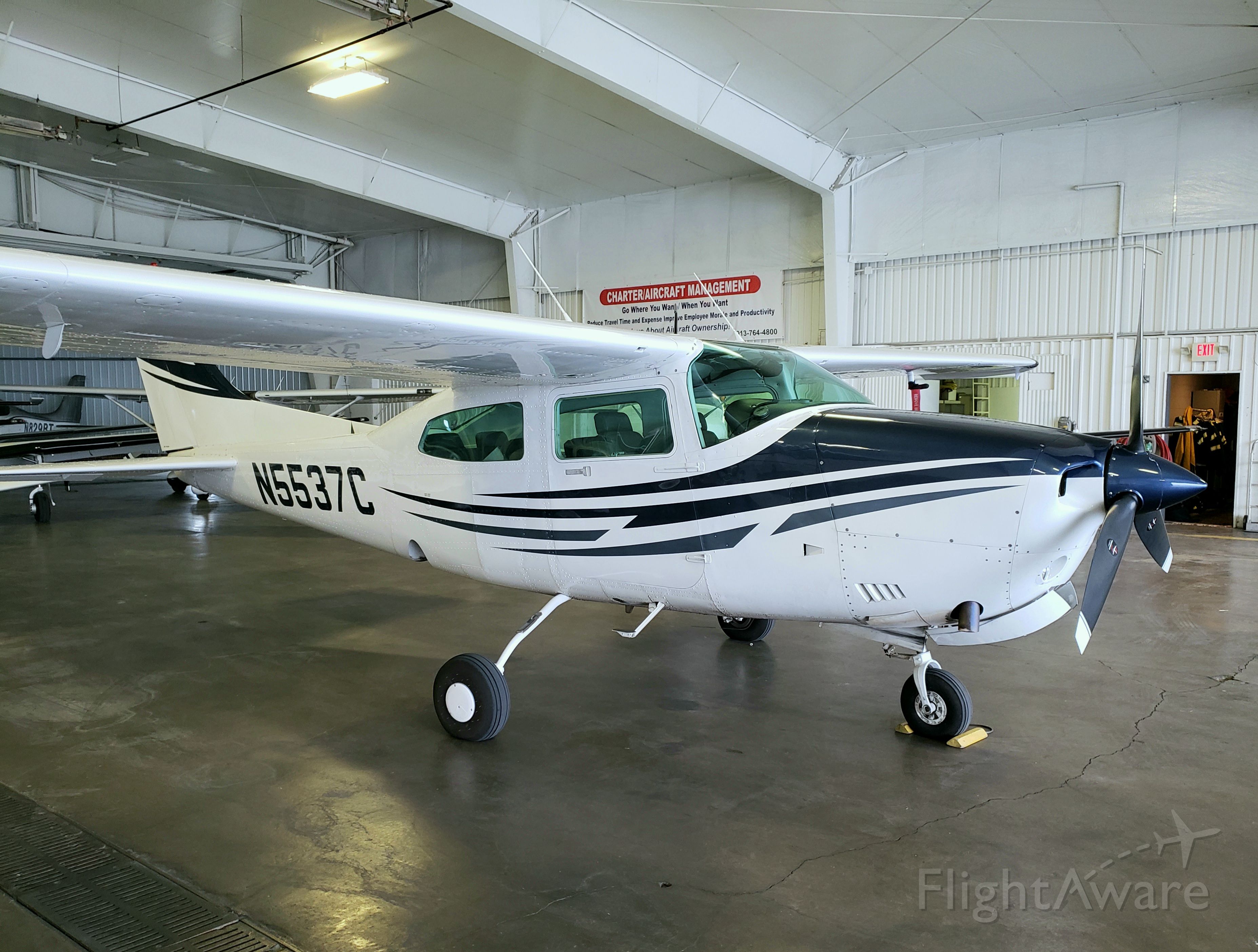 Cessna T210 Turbo Centurion (N5537C)