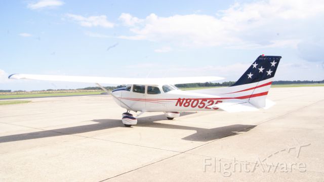 Cessna Skyhawk (N80525)