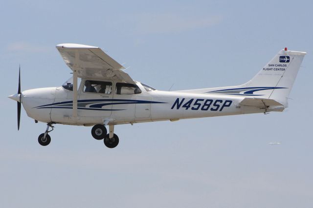 Cessna Skyhawk (N458SP)
