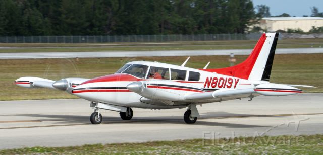 Piper PA-30 Twin Comanche (N8019Y) - Taxing to runway 5
