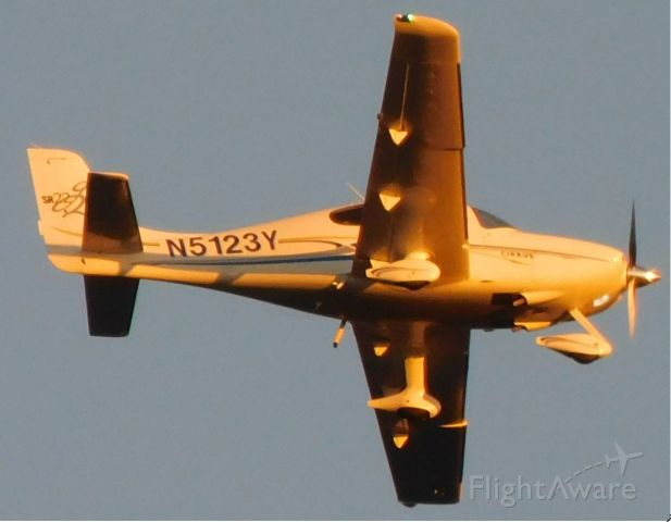 Cirrus SR-22 (N5123Y) - N5123Y over Corvallis, Oregon 13th January 2019.