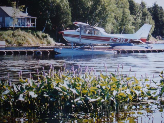 Cessna Skyhawk (C-GVLX) - Smokey Island