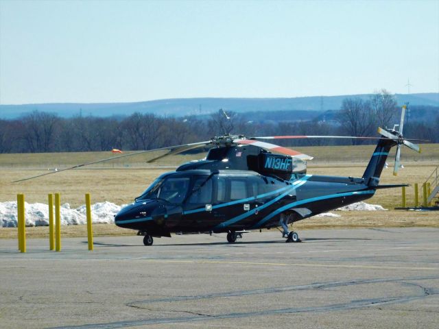 Sikorsky S-76 (N13HF)