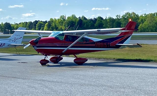 Cessna Skylane (N8815T)