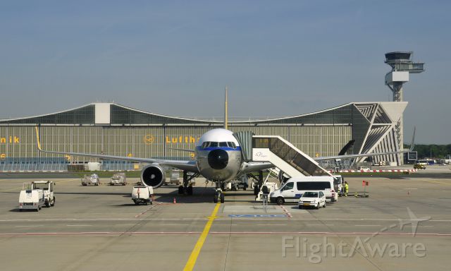 BOEING 767-300 (D-ABUM) - Condor Boeing 767-31B(ER)(WL) D-ABUM in Frankfurt 