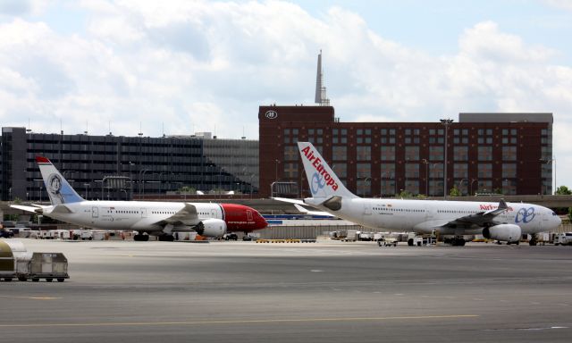Boeing 787-8 (LN-LNE) - Norwegian B787 parked along side Air Europa A332 - both of which were diversions from JFK due to weather. 