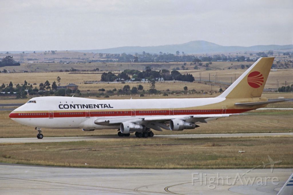 BOEING 747-100 (N17010) - Melbourne, 31 December 1989